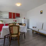 Appartement Cozy Mit Meerblick, Privatparkplatz, Garten, Klima, Wifi
