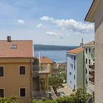 Cozy Mit Meerblick, Privatparkplatz, Garten, Klima, Wifi Crikvenica