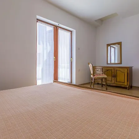 Apartman Cozy Mit Meerblick, Privatparkplatz, Garten, Klima, Wifi