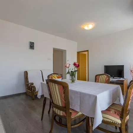 Cozy Mit Meerblick, Privatparkplatz, Garten, Klima, Wifi Lägenhet *