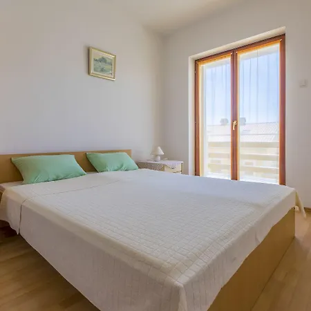 Cozy Mit Meerblick, Privatparkplatz, Garten, Klima, Wifi Crikvenica