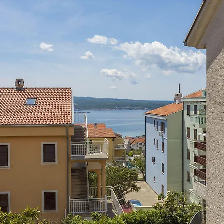 Cozy Mit Meerblick, Privatparkplatz, Garten, Klima, Wifi Crikvenica