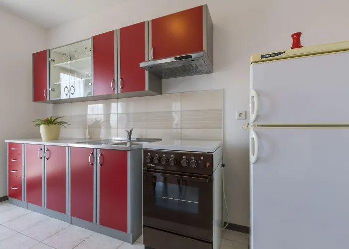 Cozy Mit Meerblick, Privatparkplatz, Garten, Klima, Wifi Apartman
