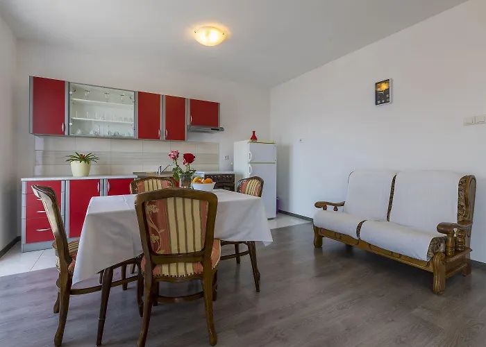 Apartman Cozy Mit Meerblick, Privatparkplatz, Garten, Klima, Wifi