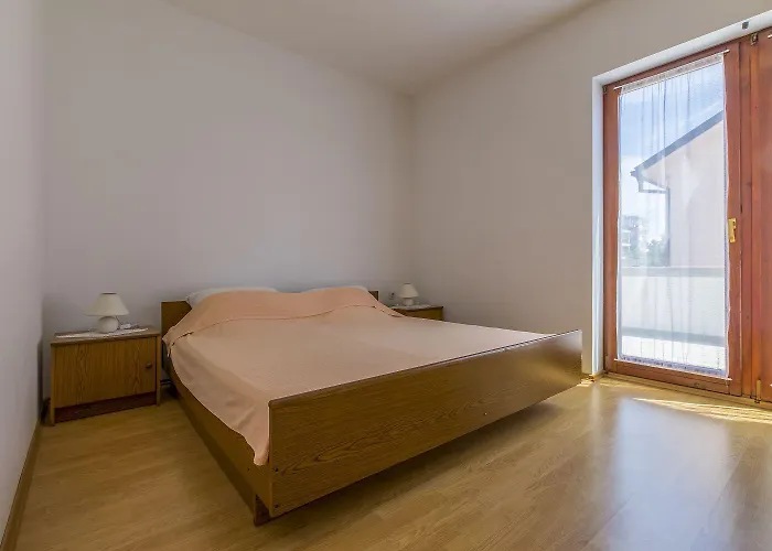 Cozy Mit Meerblick, Privatparkplatz, Garten, Klima, Wifi Crikvenica