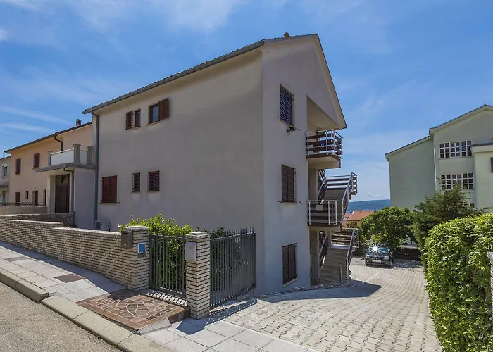 Cozy Mit Meerblick, Privatparkplatz, Garten, Klima, Wifi Apartman