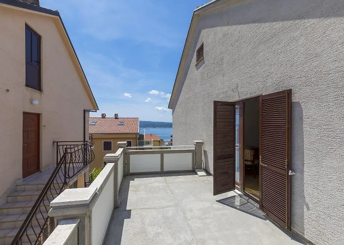 Cozy Mit Meerblick, Privatparkplatz, Garten, Klima, Wifi Apartman *