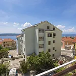 Cozy Mit Meerblick, Privatparkplatz, Garten, Klima, Wifi * Crikvenica
